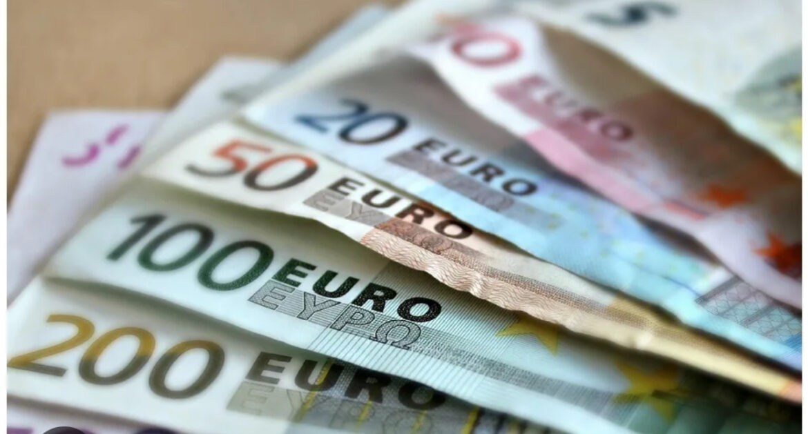 OVO JE DANAŠNJI KURS EVRA! Dobro pogledajte kursnu listu pre odlaska u menjačnice!