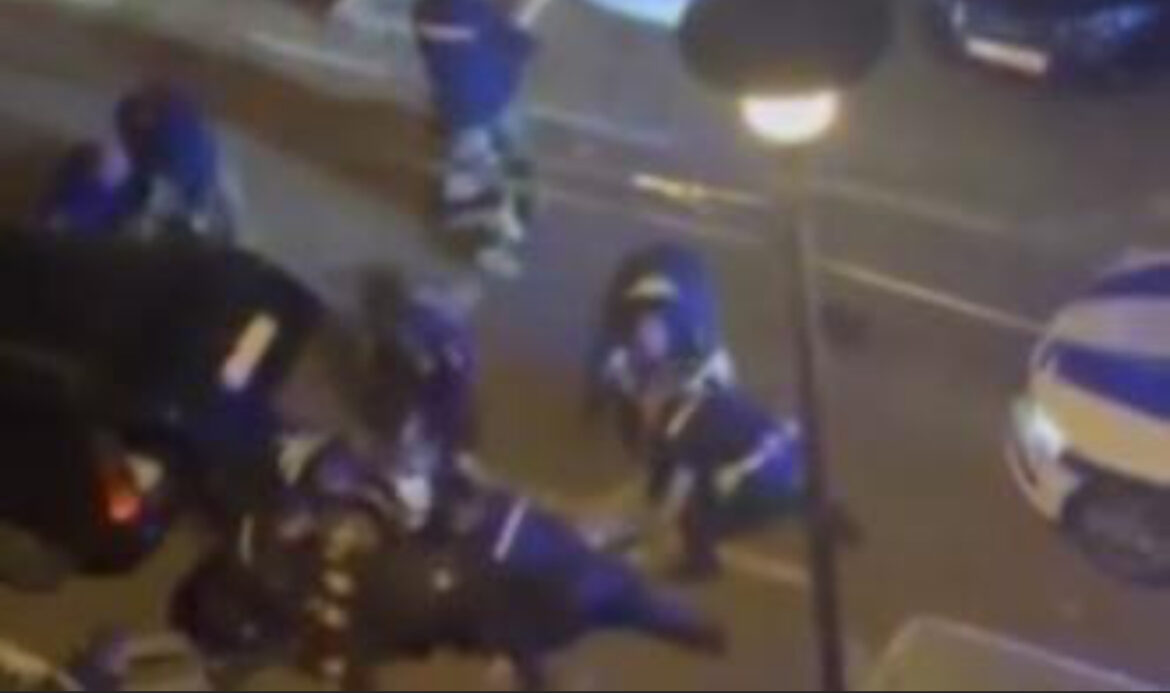 DRAMATIČAN SNIMAK HAPŠENJA SINOĆ NA NOVOM BEOGRADU! Potera se završila hapšenjem 4 osobe – policija ih izvukla iz kola, „pobacala“ i stavila lisice (VIDEO)