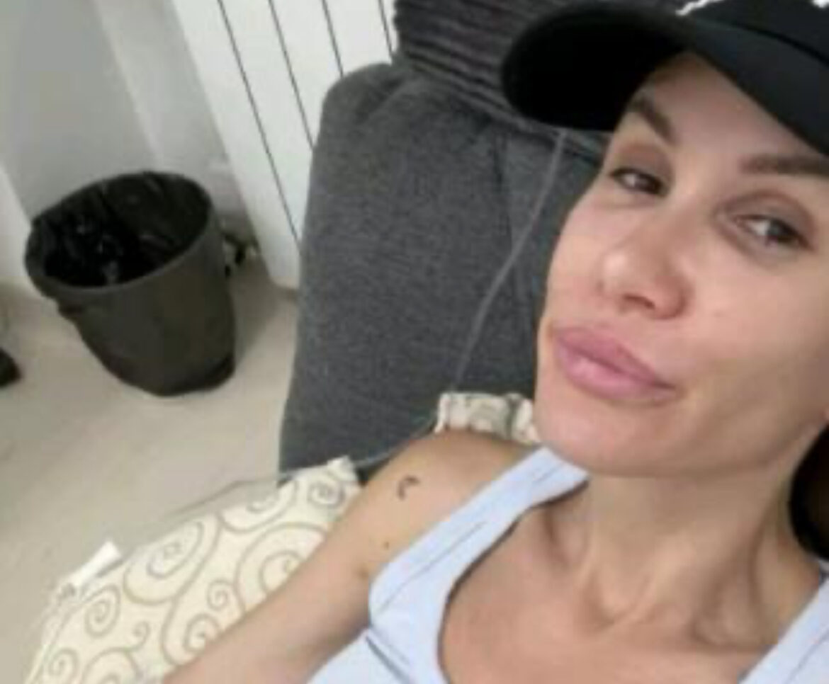 SVE ESTETSKE OPERACIJE NIKOLIJE JOVANOVIĆ: Uradila grudi jer je bila ravna kao daska, nos, nema prirodne zube u gornjoj vilici, a zbog ovoga je baš KAJE