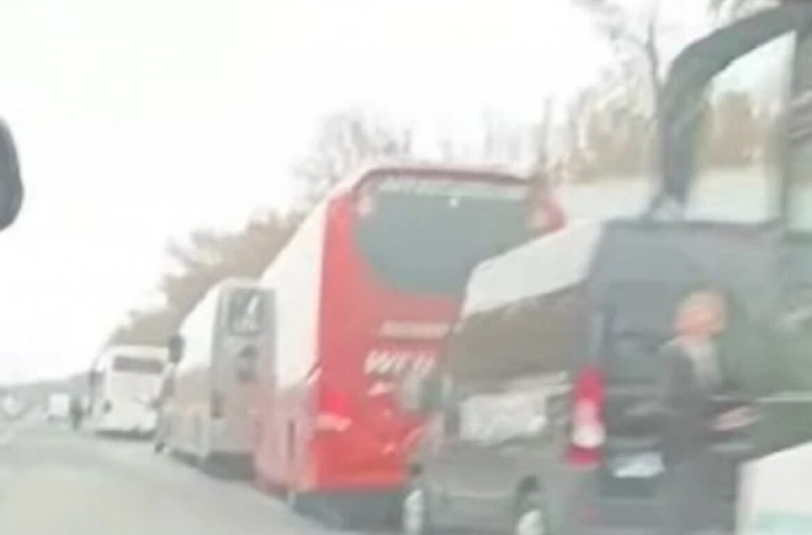 DESANT NEMACA NA BEOGRAD: Kolona navijača Štutgarta kreće se ka Marakani (foto)