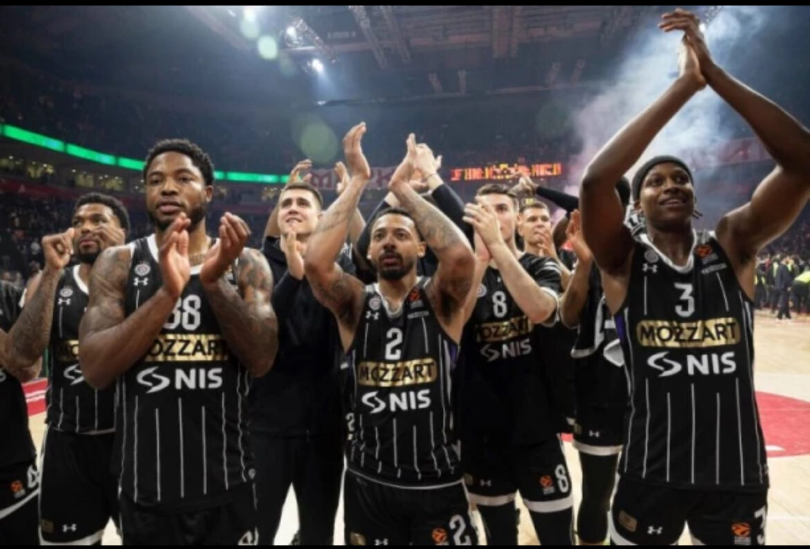 PARTIZAN SRUŠIO MOĆNI OLIMPIJAKOS U PAKLU ARENE! Crno-beli pregazili Pirejce, i to posle velikog preokreta – Parnom valjku konačno pripala drama!