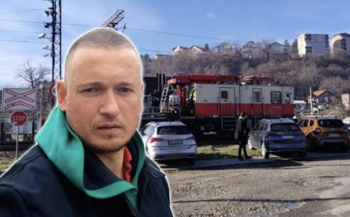 OVO JE OTAC KOJI JE POGINUO NA PRUŽNOM PRELAZU U RAKOVICI! Porodica slomljena, opraštaju se od njega i mole za povređeno dete: Samo da se izvuče! (Foto)