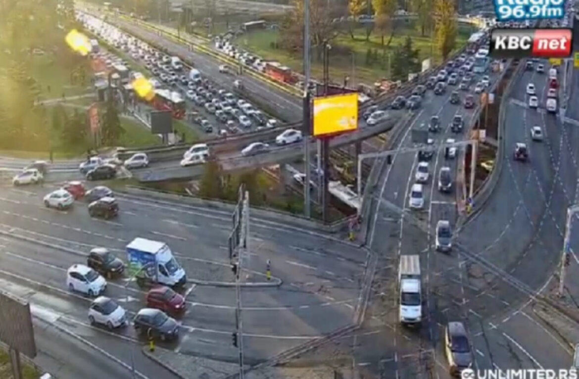 PAKAO NA AUTO-PUTU, KOLONE KILOMETARSKE! Potpuni kolaps u Beogradu – SAMO OVAJ MOST PROHODAN! (FOTO)