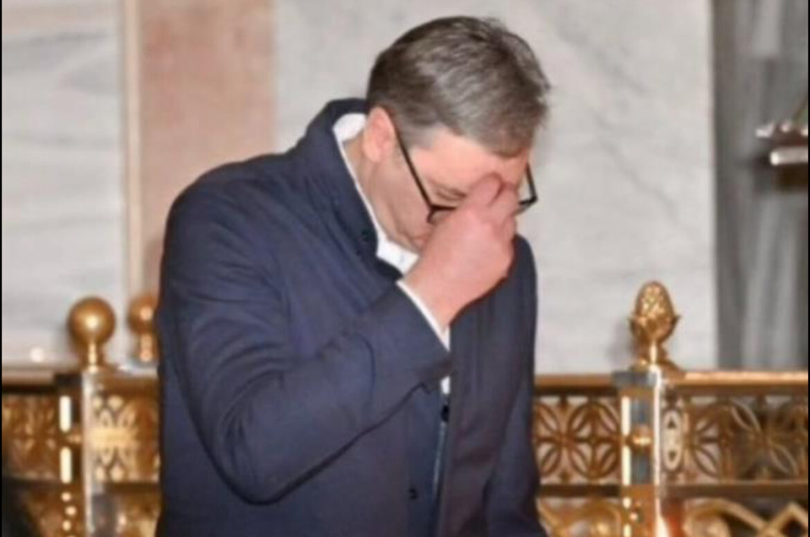 „AKO JE BOG SA TOBOM, ČEGA SE BOJIŠ? AKO NIJE, ČEMU SE NADAŠ?“ Oglasio se Vučić: Jasno je svima da je konačni cilj urušavanje Srbije! Nikada je nećemo dati FOTO