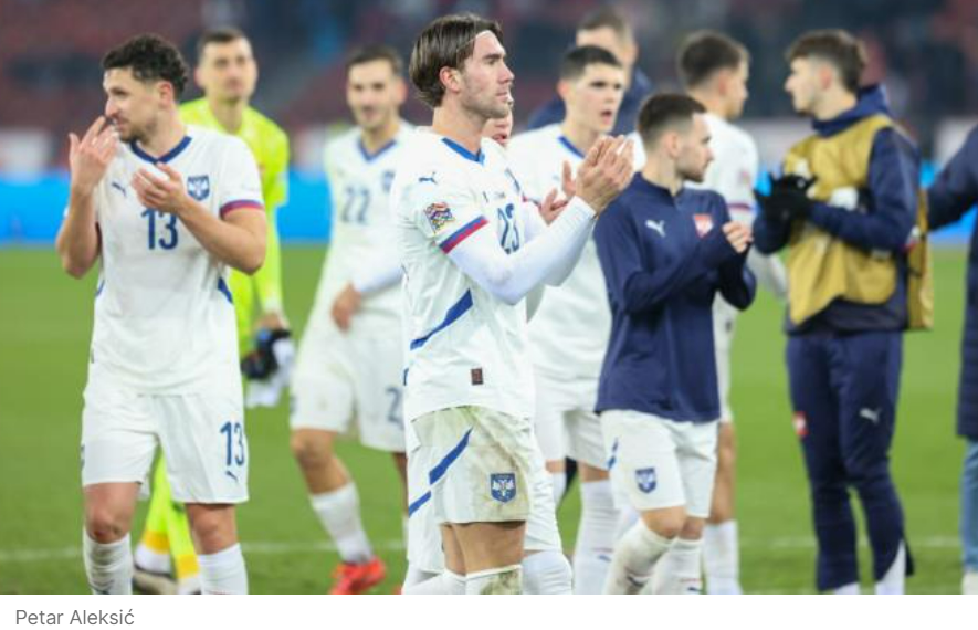 VLAHOVIĆ NIJE MOGAO DA TRPI UVREDE! Isplivali snimci haosa: Srbin ušao u sukob sa navijačima Juventusa, saigrač morao da reaguje!