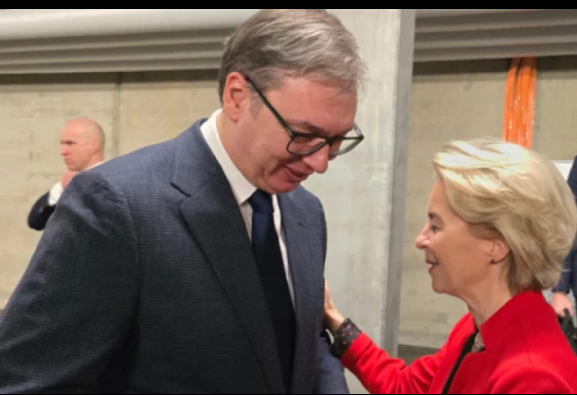 „UVEK JE LEPO SRESTI ISKRENOG PRIJATELJA SRBIJE“! Vučić u Davosu sa Ursulom fon der Lajen (FOTO)