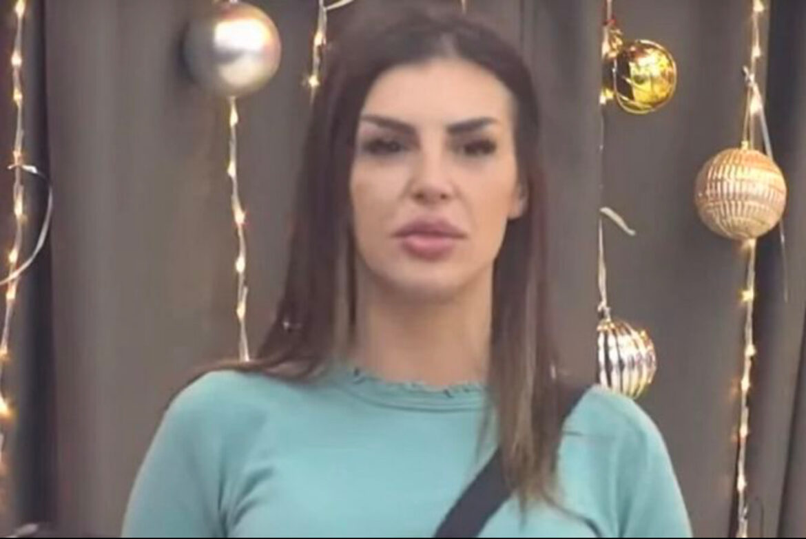 Ena Čolić se slomila zbog Peje: Pokušava da mu priđe, on je na rođendanu ignoriše „Neću moći da izdržim…“