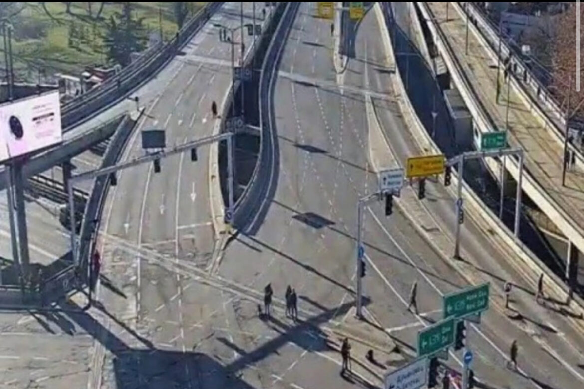 SAOBRAĆAJ ĆE BITI PREUSMERAVAN TOKOM 24 SATA! Autokomanda prazna, građani su krenuli da se okupljaju!