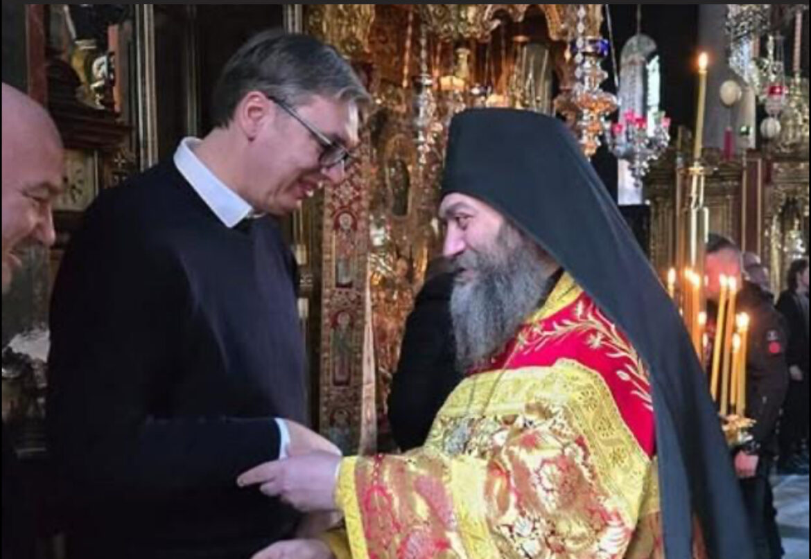 PREDSEDNIK VUČIĆ NA HILANDARU: Hvala divnim monasima i iskušenicima što čuvaju sve ono što pripada našem rodu (FOTO)