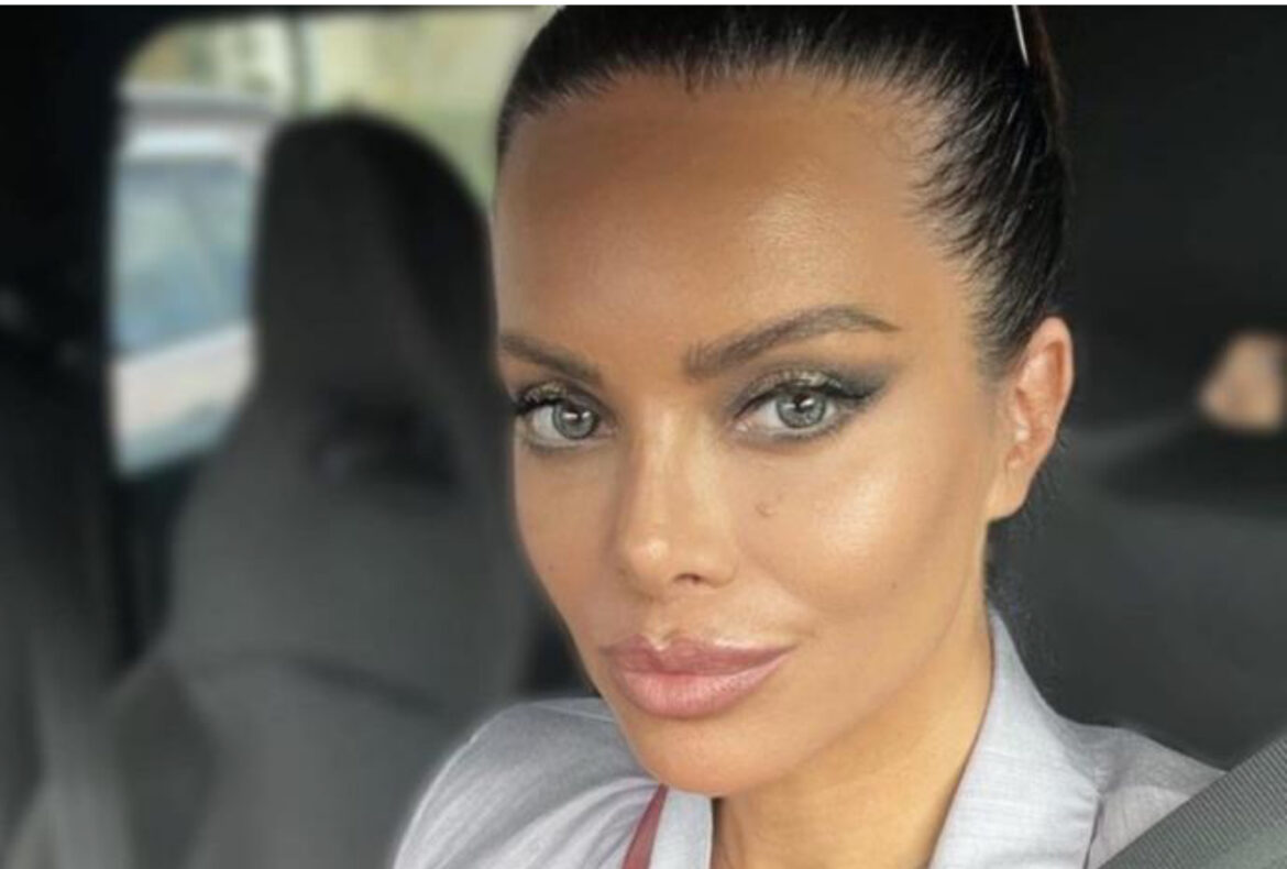 NIKOLINI PIŠEK SE JAVIO MUŠKARAC KOJI JOJ JE UKRAO AUTO! Voditeljka podelila šok poruku koja joj je stigla, a onda usledio OBRT: Postao si GOSPODIN! (FOTO)