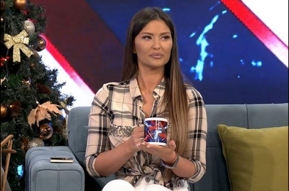 „PROŠLA GODINA MI JE BILA NAJGORA, JEDVA SAM ČEKALA DA SE ZAVRŠI“ Sveže razvedena Ana Radulović otvorila dušu: Nadam se da Mirče nema ništa loše o meni da kaže!