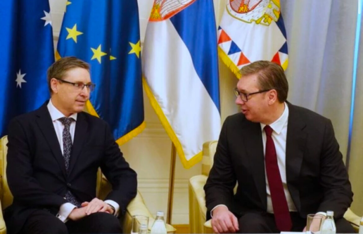 PREDSEDNIK VUČIĆ PRIMIO U OPROŠTAJNU POSETU AMBASADORA AUSTRALIJE: Zahvalio sam ambasadoru Emeriju na doprinosu unapređenju bilateralnih odnosa između Srbije i Australije (FOTO)