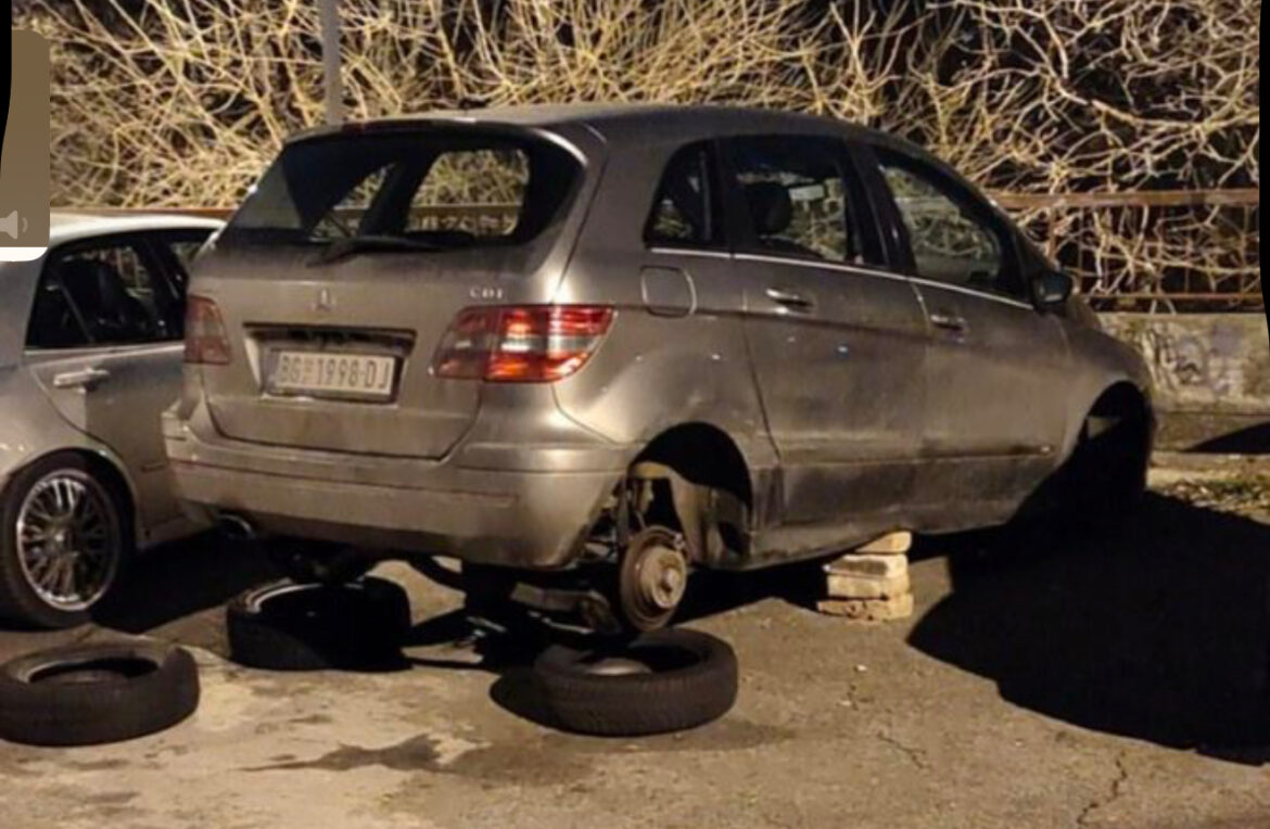 Beograđanin sinoć parkirao automobil, jutros video poruku iz pakla: „Neko mi je pokidao sve gume i ostavio…“