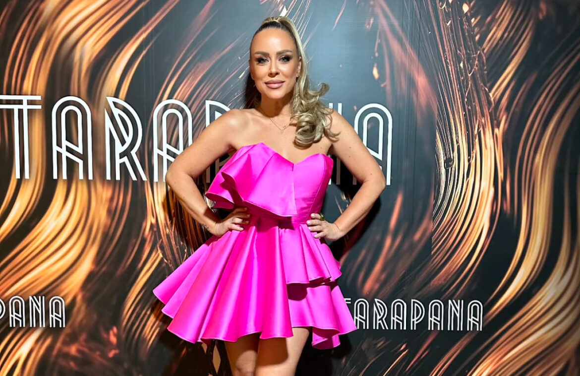 SLAĐA ALEGRO PEVA A PARE LETE NA SVE STRANE ALI BUKVALNO! Napunila ruke novčanicama, a kad više nije imalo gde da stane EVRIĆI leteli u vazduh (VIDEO)