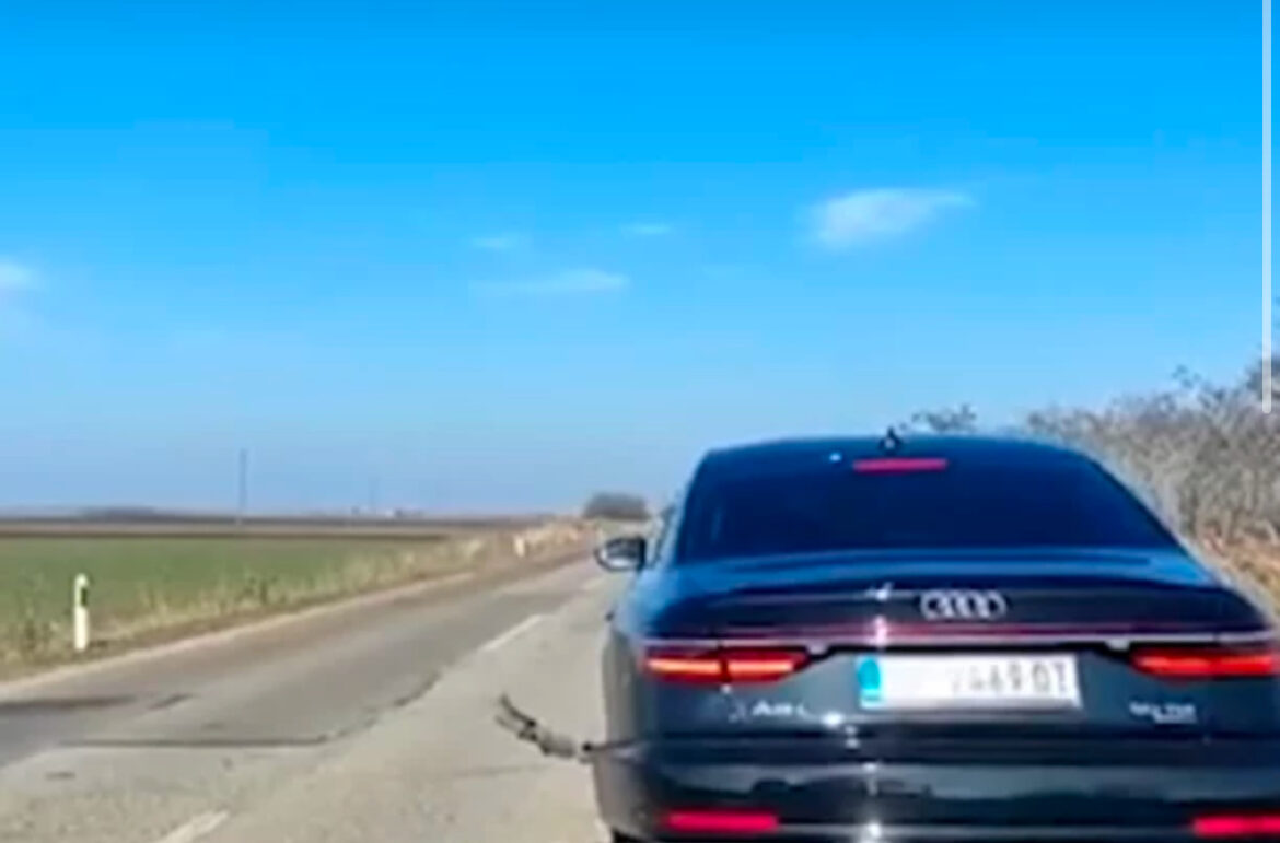 BIVŠI NAČELNIK BIA ANALIZIRAO SNIMAK OTPADANJA TOČKA NA VUČIĆEVOM VOZILU! Ove tri stvari su čudne!