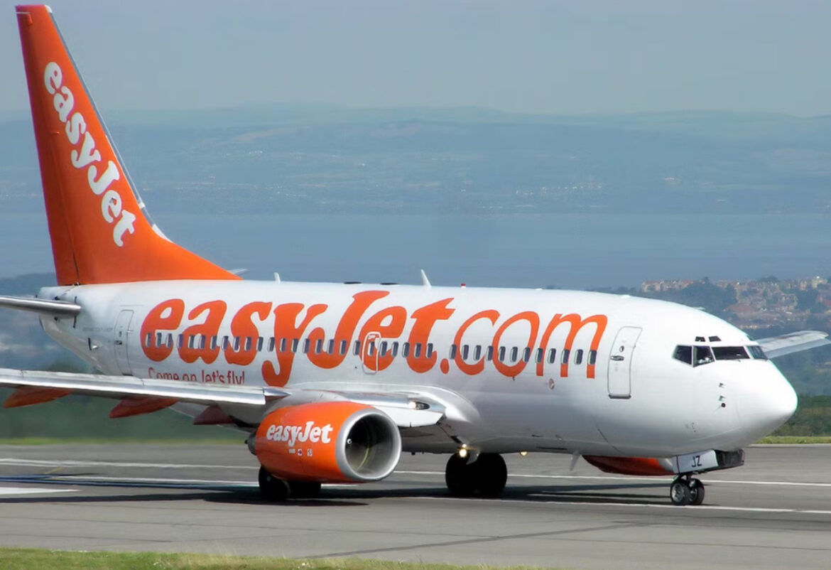 Avion Izidžeta prinudno sleteo u Atini: Pilot se onesvestio u toku leta