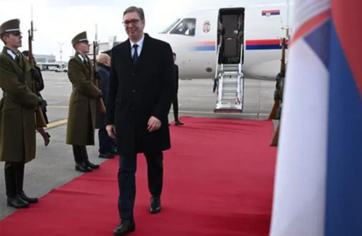 PREDSEDNIK VUČIĆ STIGAO U BUDIMPEŠTU: Lider Mađarske uručiće mu Veliki krst Ordena za zasluge, potom sledi susret sa Orbanom
