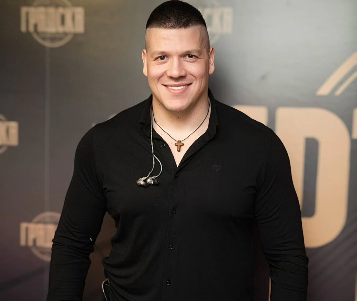 „BRATE NAŠ… UPOKOJIO SE POSLE TEŠKE BOLESTI“ Sloba Radanović primio vesti o smrti na proslavi rođendana sina jedinca: Velika tuga!