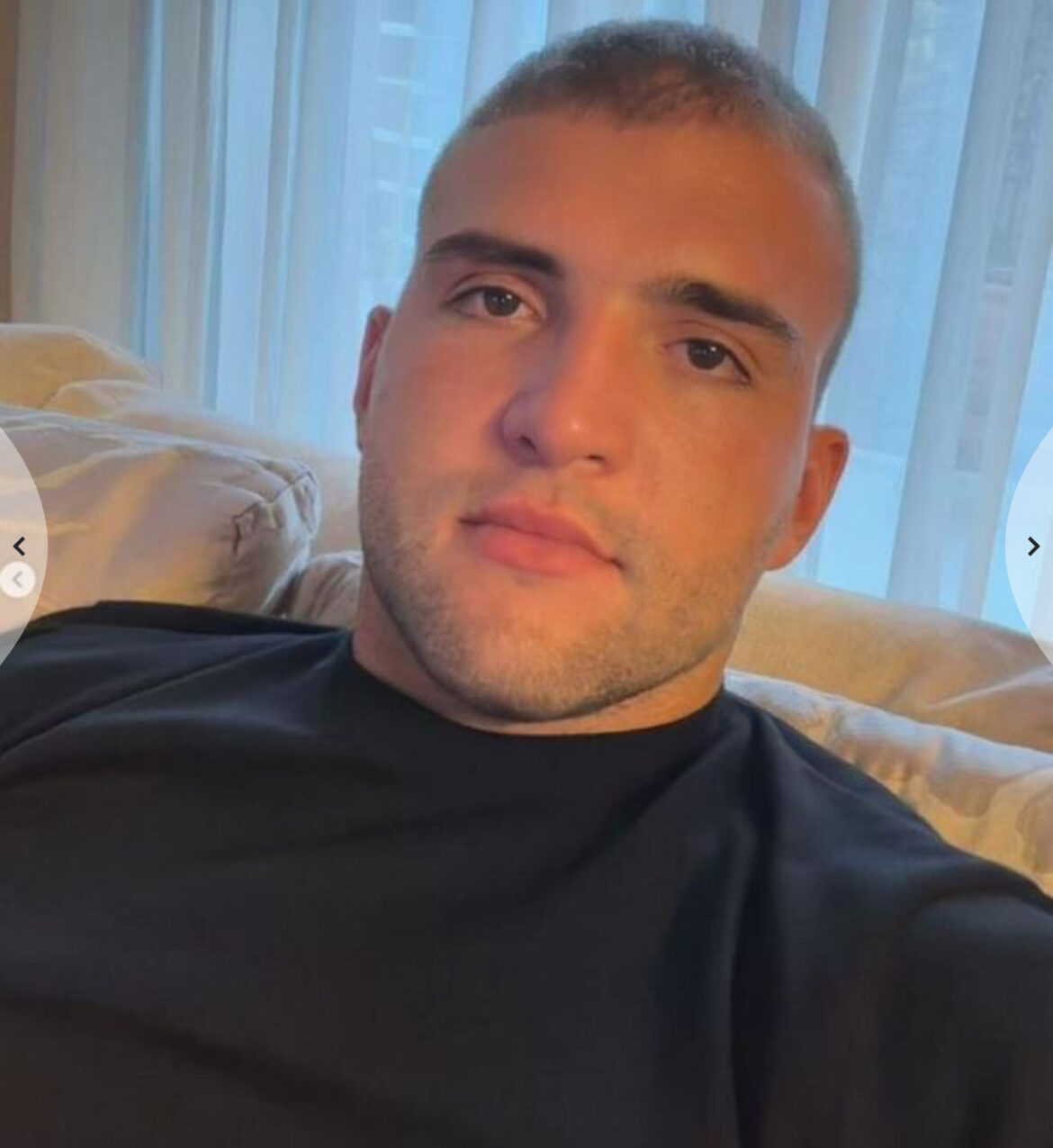 VELJKO RAŽNATOVIĆ UČI SINOVE OD MALIH NOGU DA BUDU POŠTENI I VREDNI! On u radnom odelu, a mališani se igraju sa radničkim kolicima, automobilima… (FOTO)