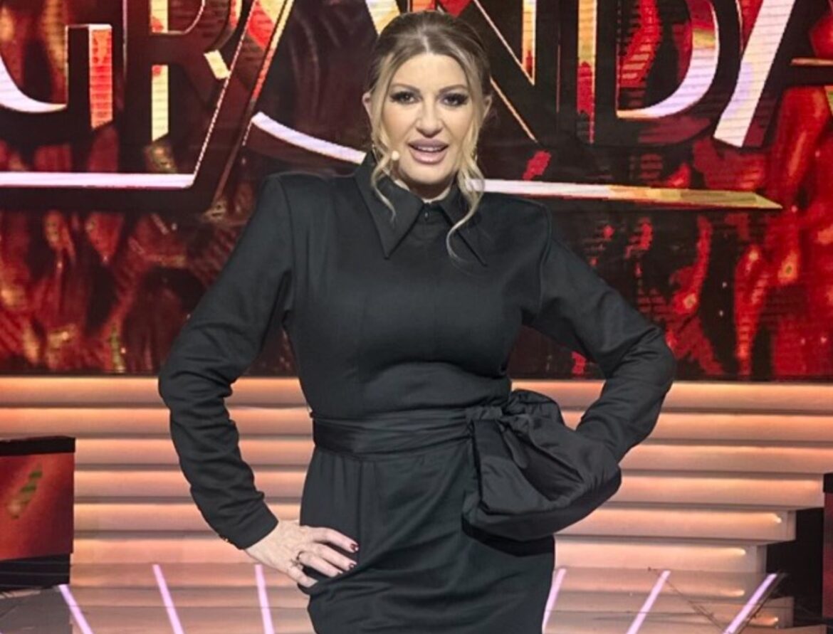 TAMANI BAKLAVE, TORTE, KOLAČE, A IZGLEDA SAVRŠENO: Viki Miljković (50) pridržava se samo jedne stvari i smrša brzo i lako