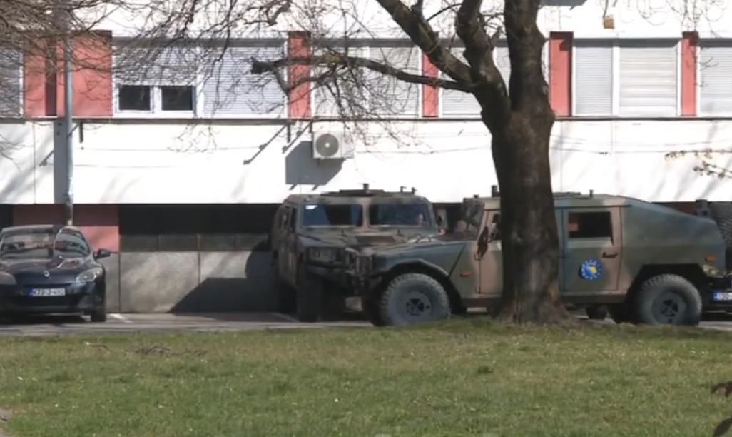 VOJNA VOZILA EUFOR NA ULICAMA BANJALUKE! Snimljena u jednom od naselja, ne zna se šta rade tamo (FOTO, VIDEO)
