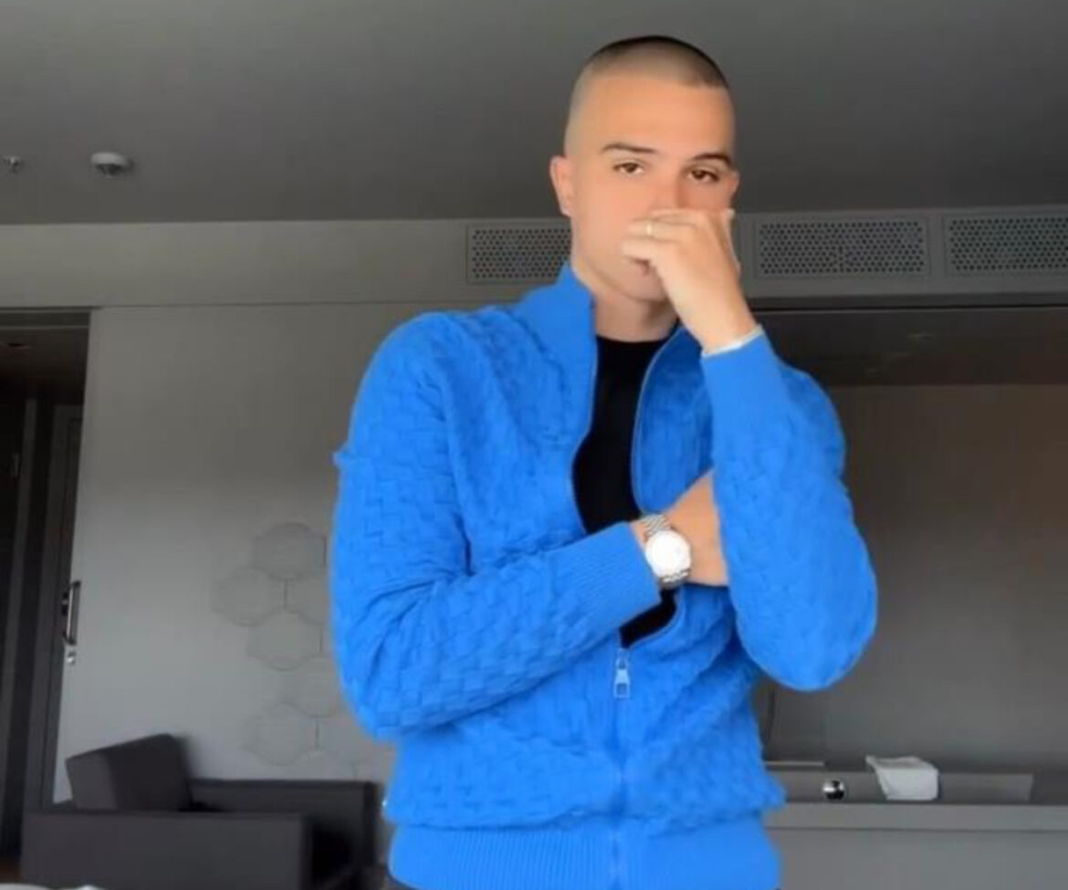 VOJAŽ KLUPIO MODNI DETALJ KOJI VREDI VIŠE OD 60.000€! Reper ne štedi na ovome, skupoceni nakit koji poseduje košta koliko i stan u Beogradu! (FOTO)