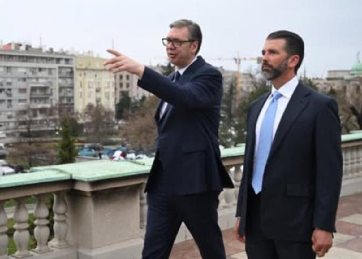 „ZAJEDNO GRADIMO SNAŽNIJE VEZE I SVETLIJU BUDUĆNOST“ Vučić pokazao Trampovom sinu pogled na Beograd sa terase Predsedništva: Dobro došli, dragi prijatelju! FOTO