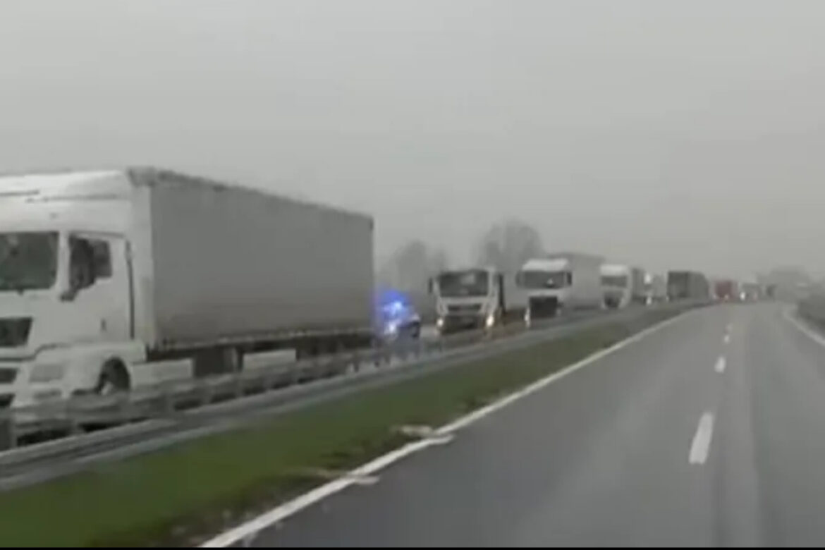 Veliki zastoj na putu Iverak-Lajkovac u smeru ka Milošu Velikom: Došlo do udesa, već se stvorila kolona