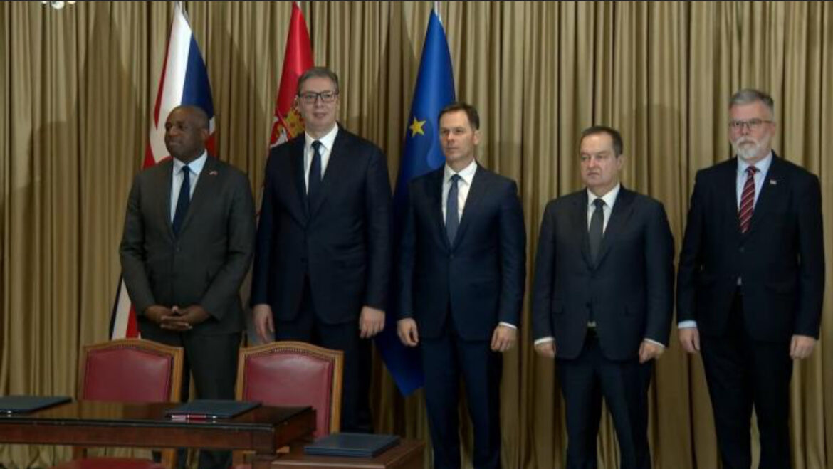 UŽIVO VUČIĆ NAKON RAZGOVORA SA DEJVIDOM LAMIEM POTPISAO NIZ BILATERALNIH SPORAZUMA: Unapredili smo naše odnose, balansiran je i uvoz i izvoz