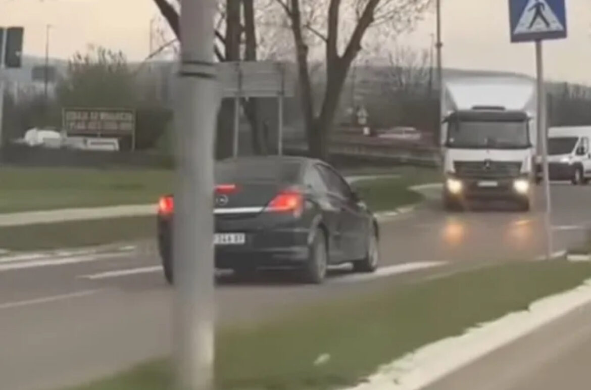 Vozila automobil u suprotnom smeru i to bez dozvole! Žena iz Kragujevca privedena nakon strašnog prekršaja