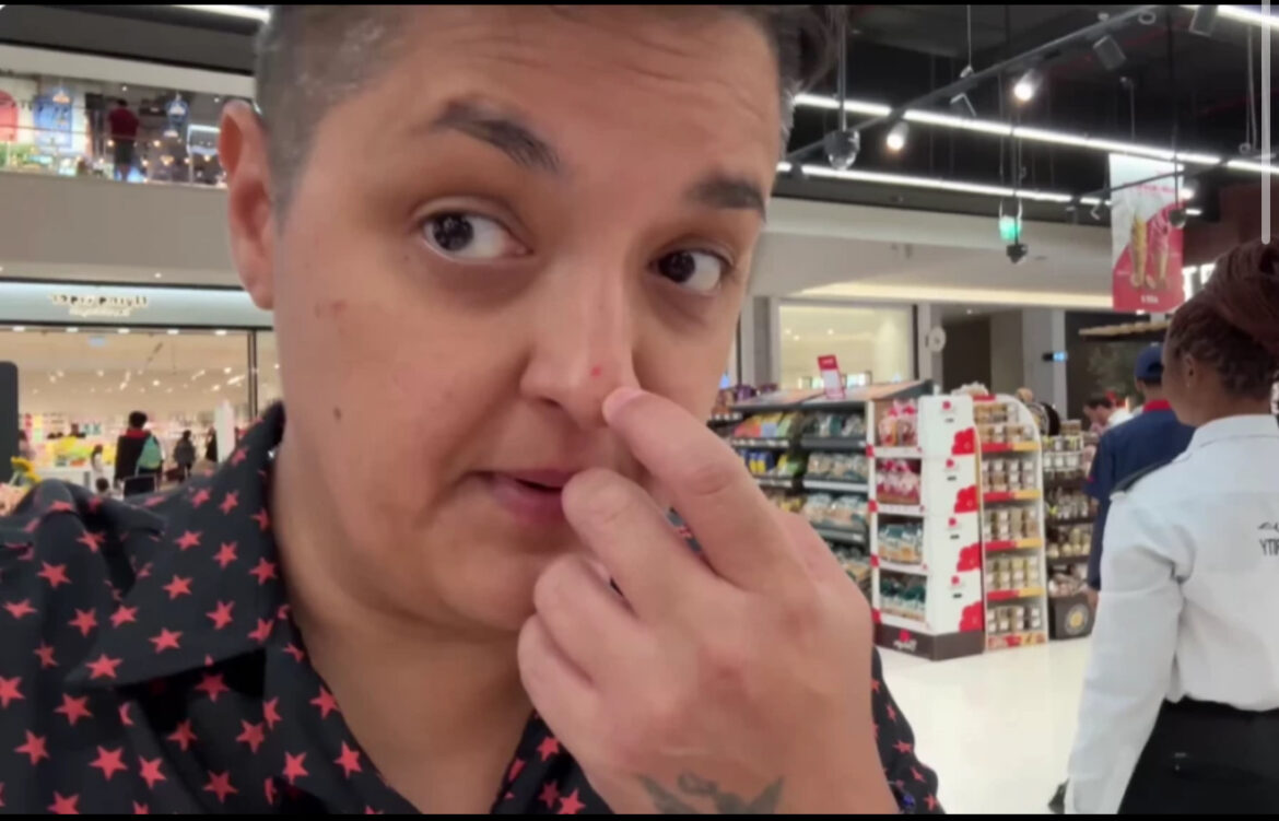 MARIJA ŠERIFOVIĆ U ŽIVIM RANAMA ZBOG SINA! Urgentno prekinula ĆUTANJE sa porodičnog odmora: „Nije dobro, otvorena mi je…“(VIDEO)