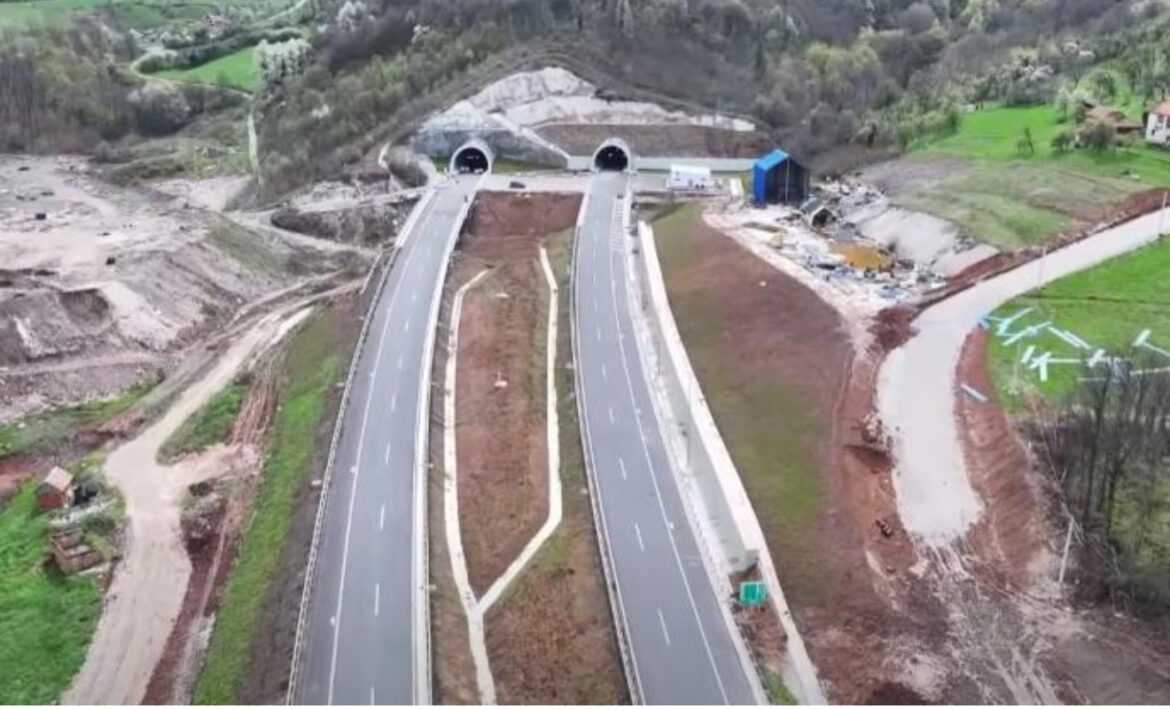 OD BEOGRADA DO ZLATIBORA ZA NEŠTO VIŠE OD 2 SATA: Pogledajte kako izgleda najmoderniji auto-put do Požege, radovi su ušli u završnu fazu (video)