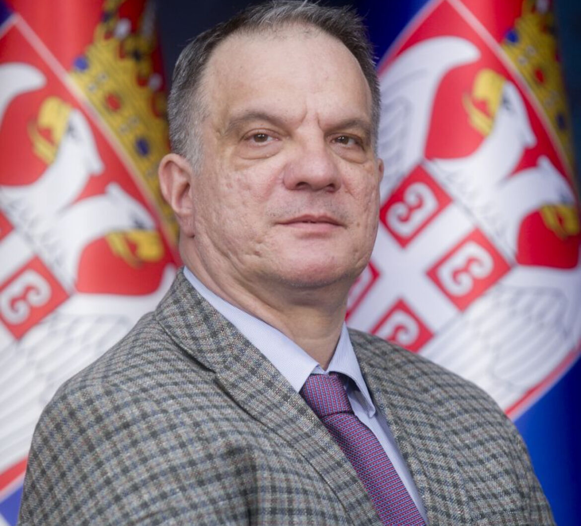 Ministar Stanković najavljuje promene: Reforma udžbenika, digitalna oprema i čak 3 nova profila u školama