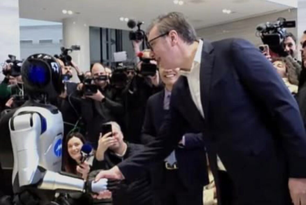 OVE GODINE MOŽEMO DA BUDEMO PRVA ZEMLJA U EVROPI KOJA ĆE DA PROIZVODI OVAKVE ROBOTE Vučić: Bili bismo tehnološki jedna od najuspešnijih zemalja VIDEO