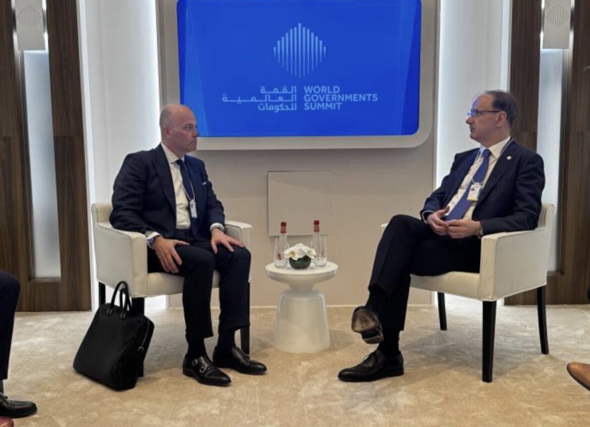 Macut pozvao svetskog giganta za podršku Ekspu: Premijer u Dubaiju na sastanku s predstavnicima Orakla