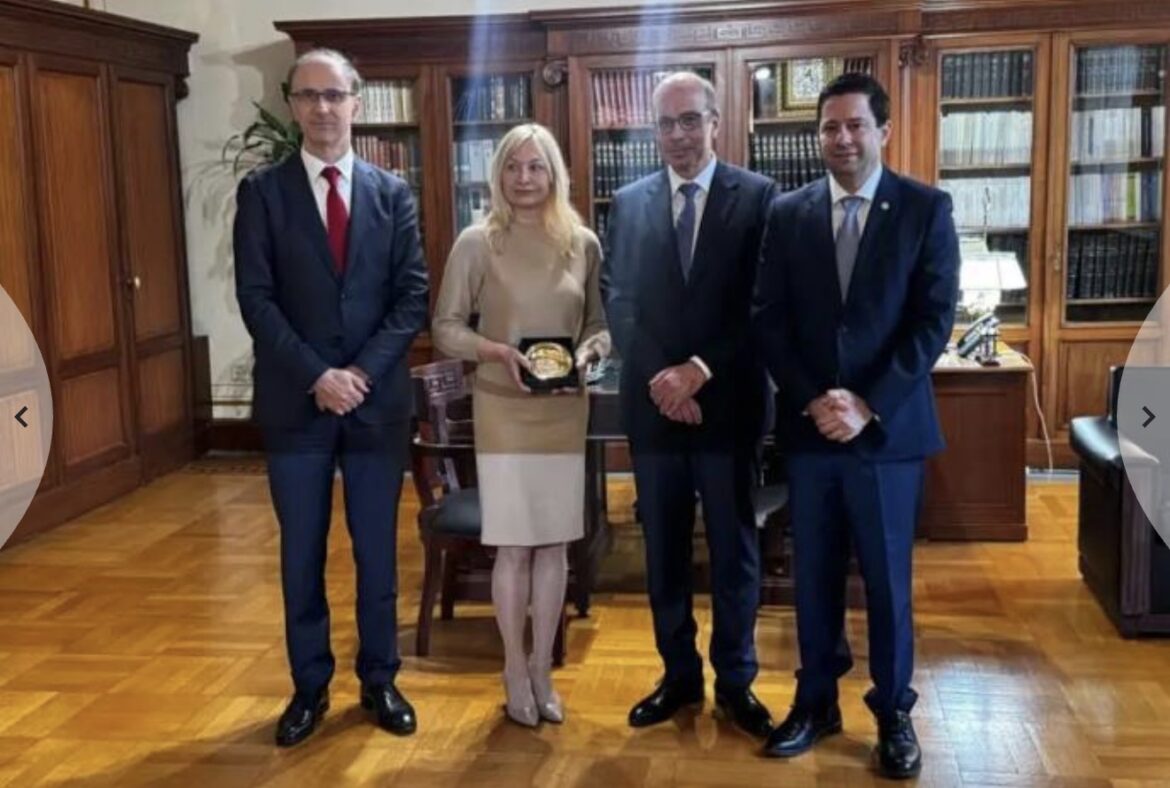 PREMIJER MACUT U GRČKOJ: Potpisan sporazum o saradnji između medicinskih fakulteta u Beogradu i Atini