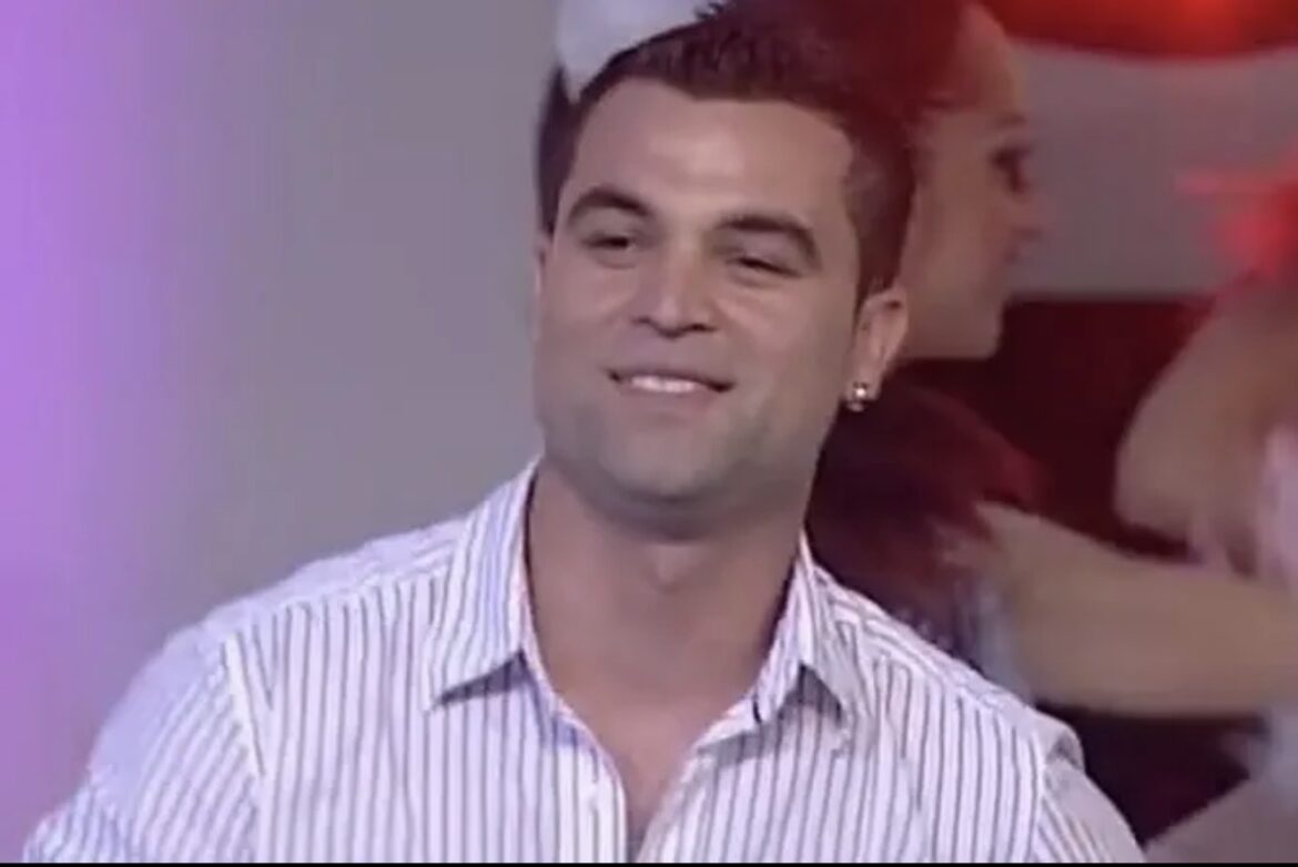 Pevač ima 44 godine i najmlađi je deka na estradi! Pokazao unuke i oduševio sve: „Moje princeze“