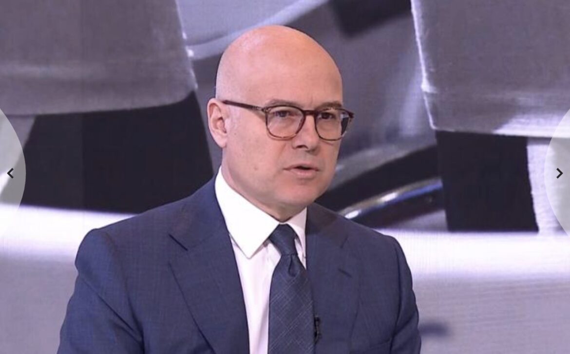 „NAPADNUTE SU INSTITUCIJE SRPSKOG NARODA“ Vučević o nasilju blokadera u Novom Sadu: Oni su sinoć spremali nove incidente, da ih policija nije zaustavila