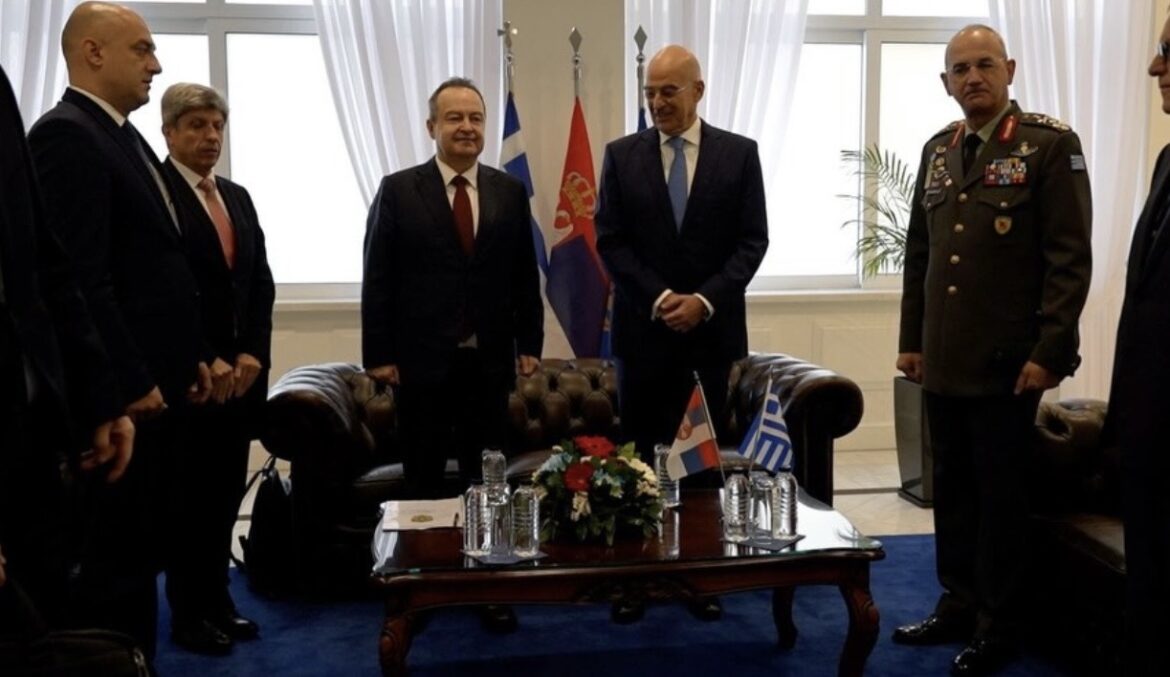 Ministar Dačić se sastao sa ministrom za nacionalnu odbranu Grčke