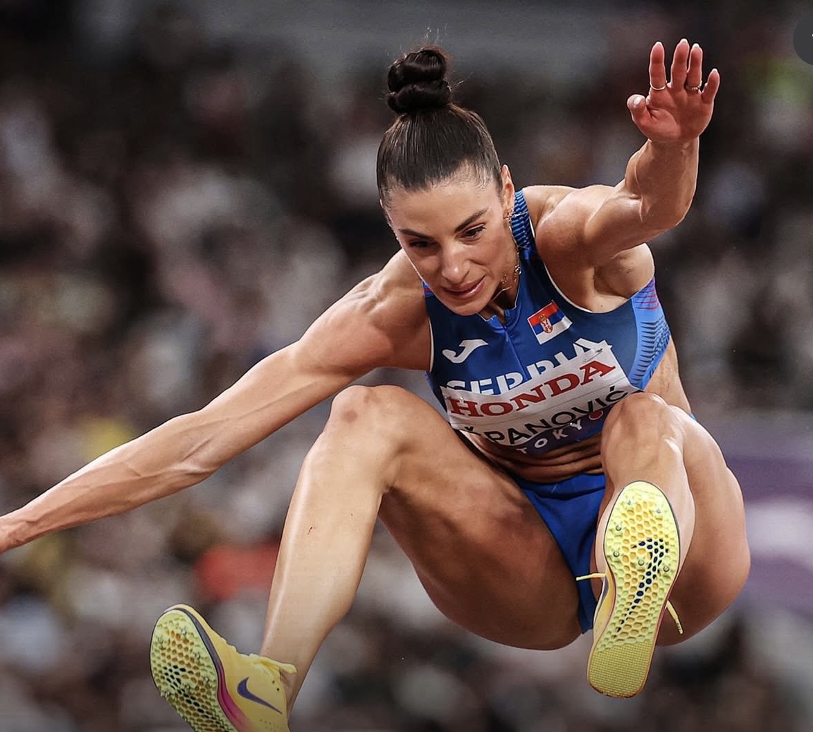 Ivana Španović posle novog uspeha izgrlila Rumunku, ove reči su&hellip;