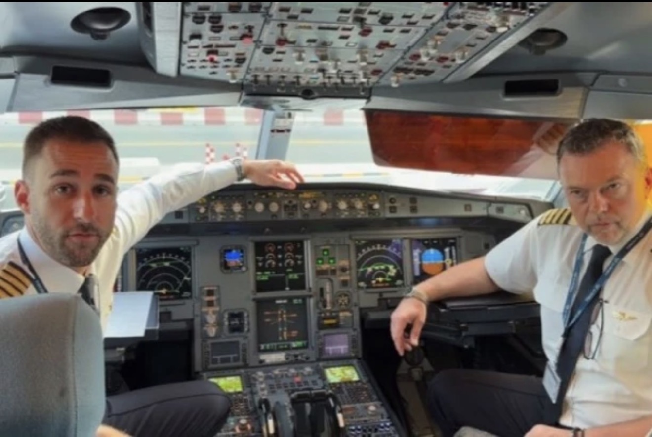 AVION IZ DUBAIJA VRAĆA 262 PUTNIKA I 14 BEBA! Oglasili&hellip;