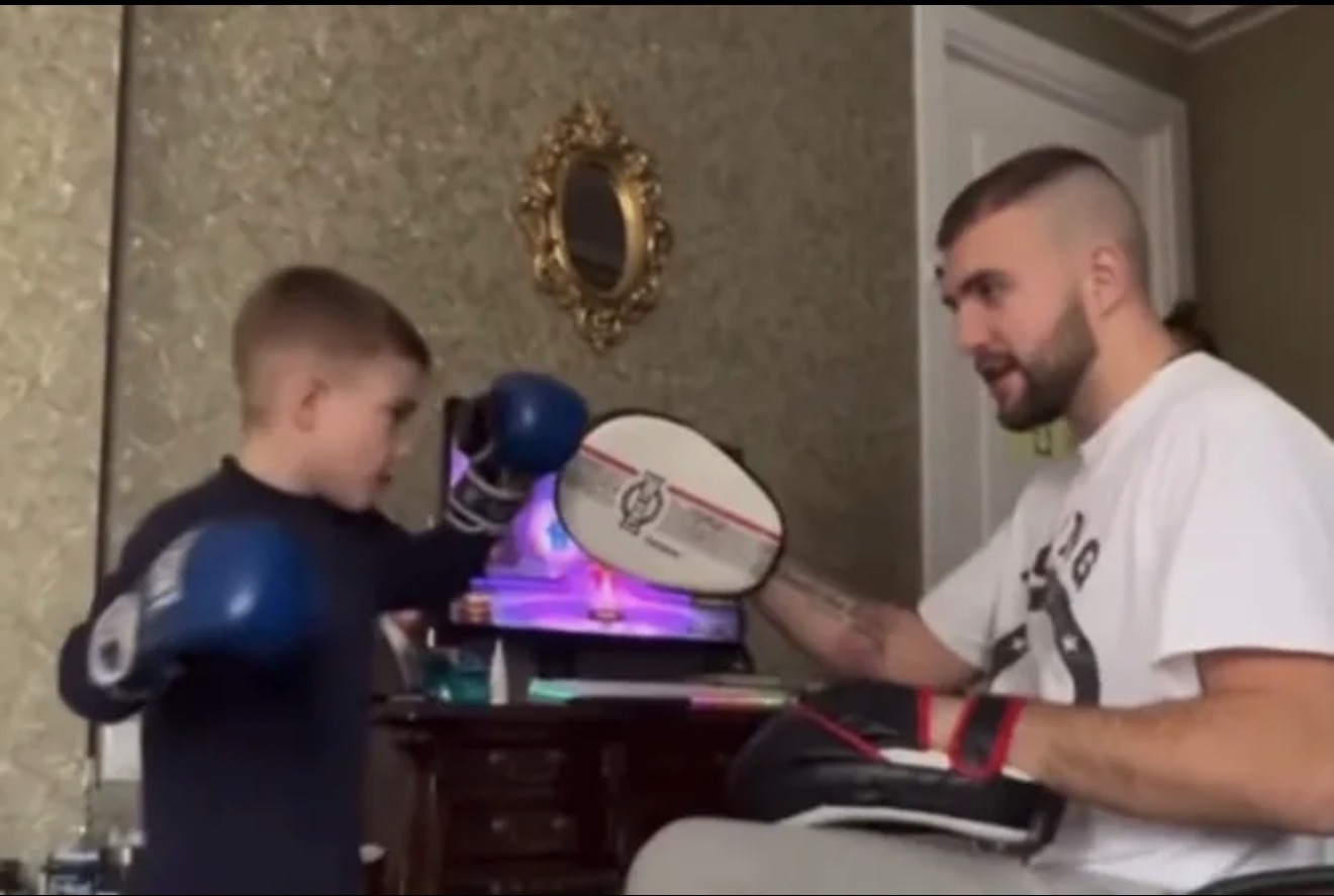 Veljko uči Željka da boksuje u Rusiji, pa sinove ovde&hellip;