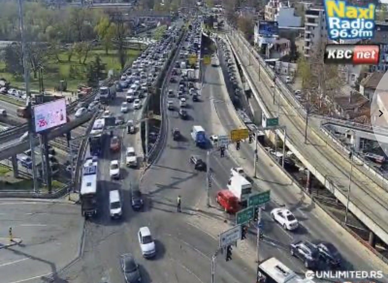 DUGE KOLONE NA BRANKOVOM U SMERU KA NOVOM BEOGRADU: Slično&hellip;