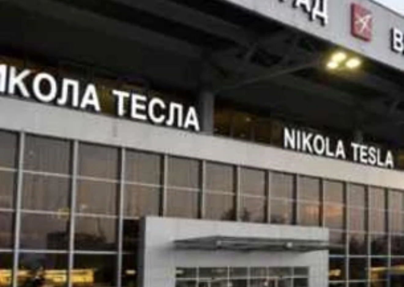 HAOS NA BEOGRADSKOM AERODROMU! Pur penom onesposobio rampe!