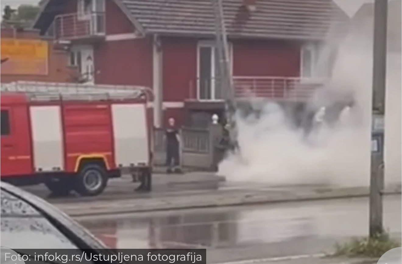 Drama na Bežanijskoj kosi! Buknula vatra na krovu zgrade, stanari&hellip;
