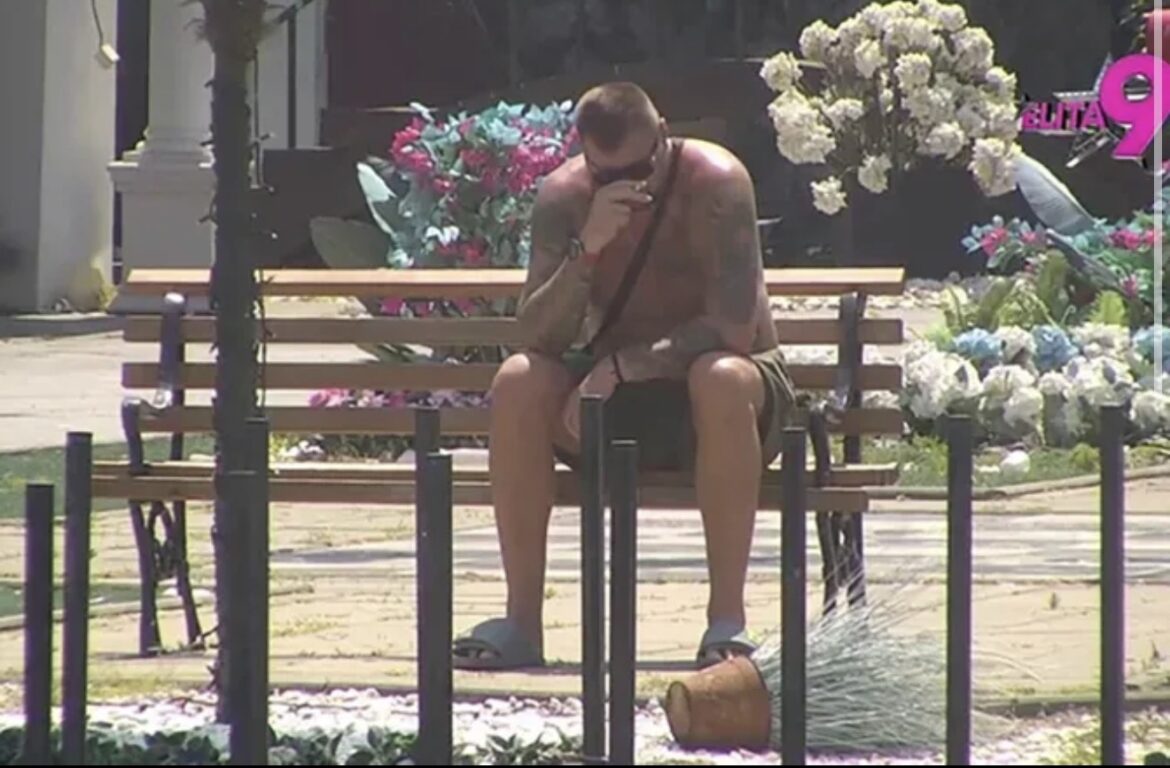 Janjuš jeca na sav glas i roni suze u Eliti! Pre tačno dve i po godine izgubio je rođenog brata
