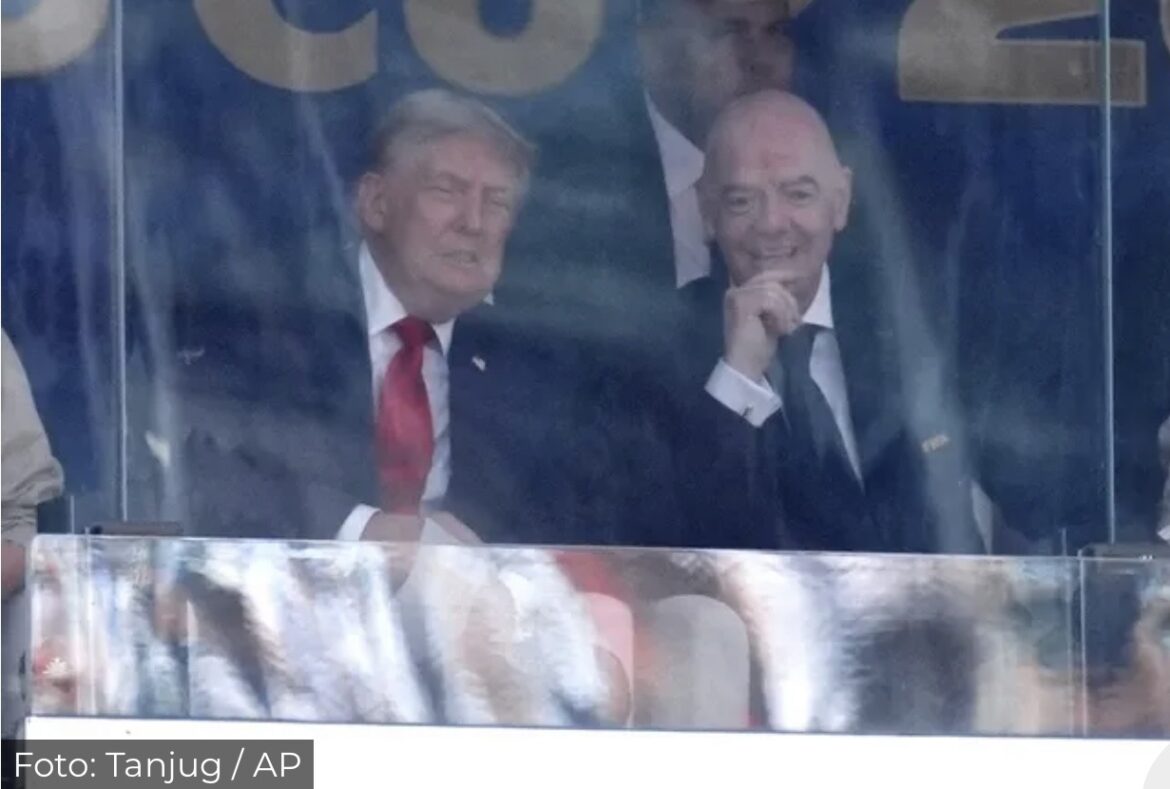 Donald Tramp došao na finale SP, Infantino odmah seo pored njega, svi su gledali u Melaniju
