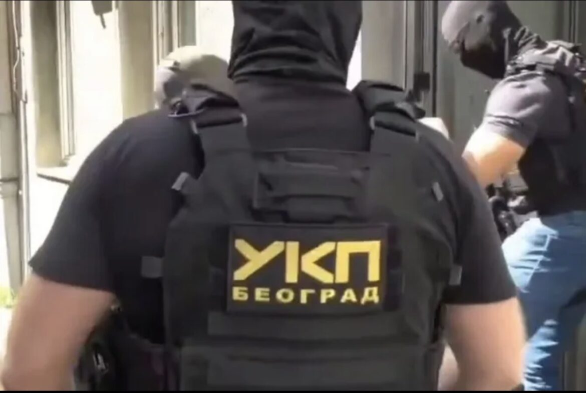 PAO KLAN IZ KRALJEVA: Uhapšeni dok su nosili sef iz menjačnice, pustošili gradove širom Srbije!