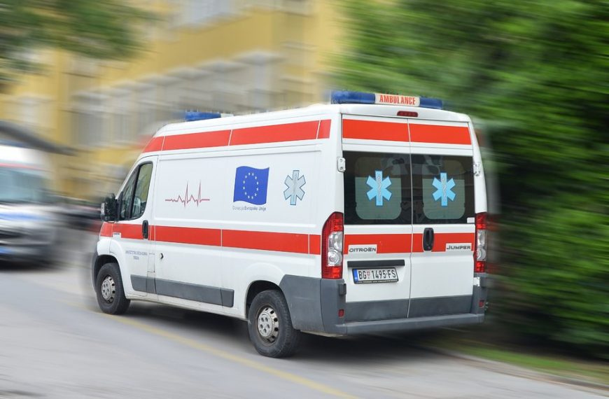 Jeziva nesreća kod Bogoslovije: Ženu sa DETETOM pokosio automobil