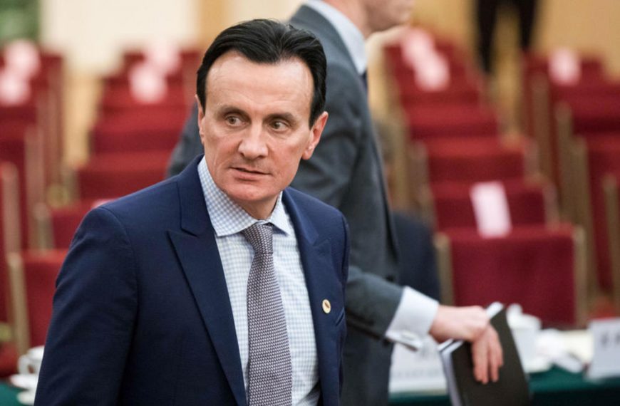 HAOS SA NABAVKOM VAKCINA: AstraZeneka se povukla sa važnog sastanka sa EU, a njihov direktor je dodatno dolio ulje na vatru